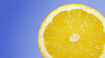 Заставка для - «Пол-лимона или штука»: съесть лимон и помочь благотворительному фонду